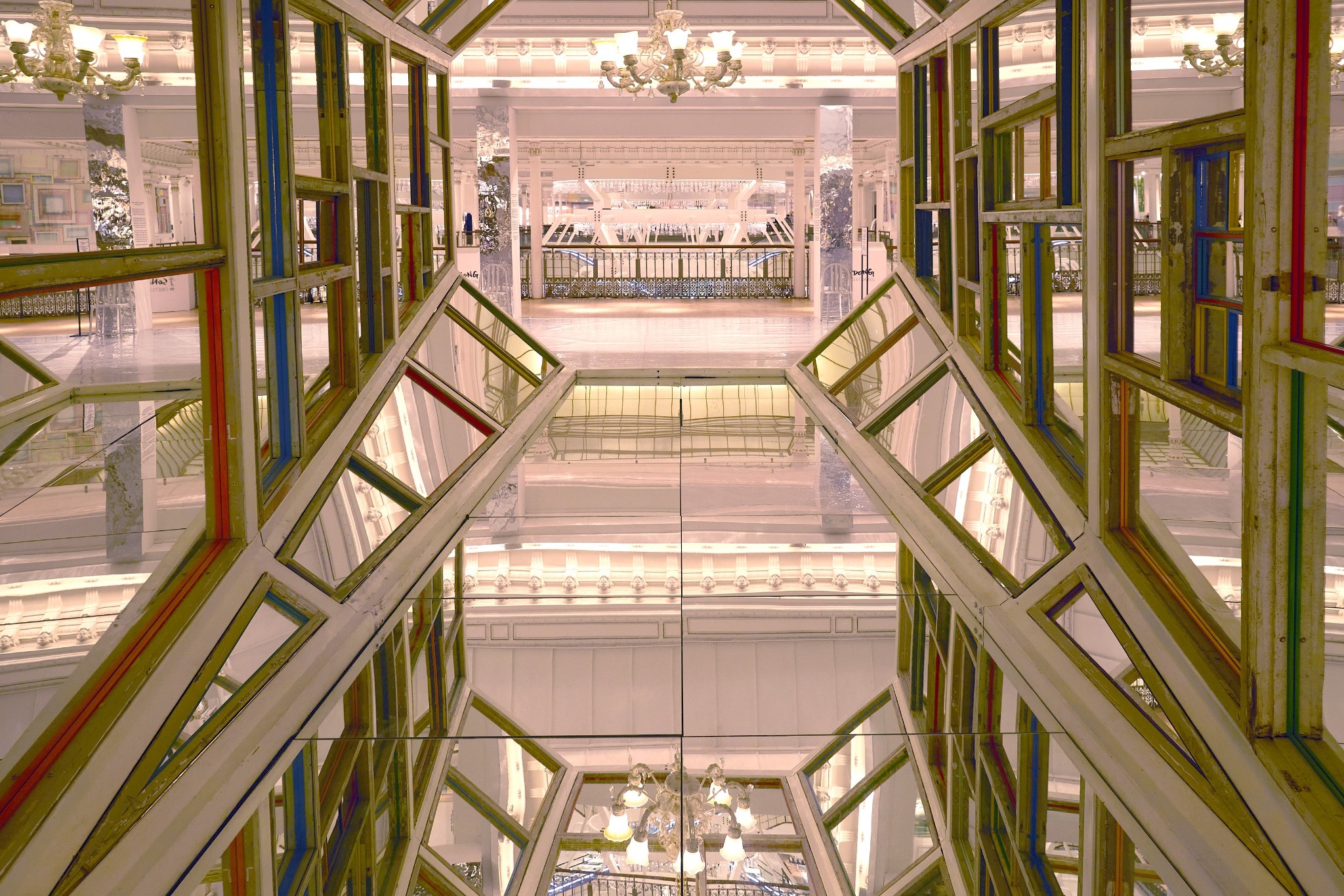 Chandelier installation, Le Bon Marché atrium
